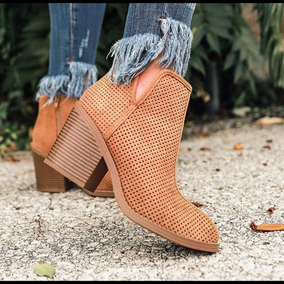 7.5 LAST PAIR | Perforated Ankle Booties - Picture 8 of 8